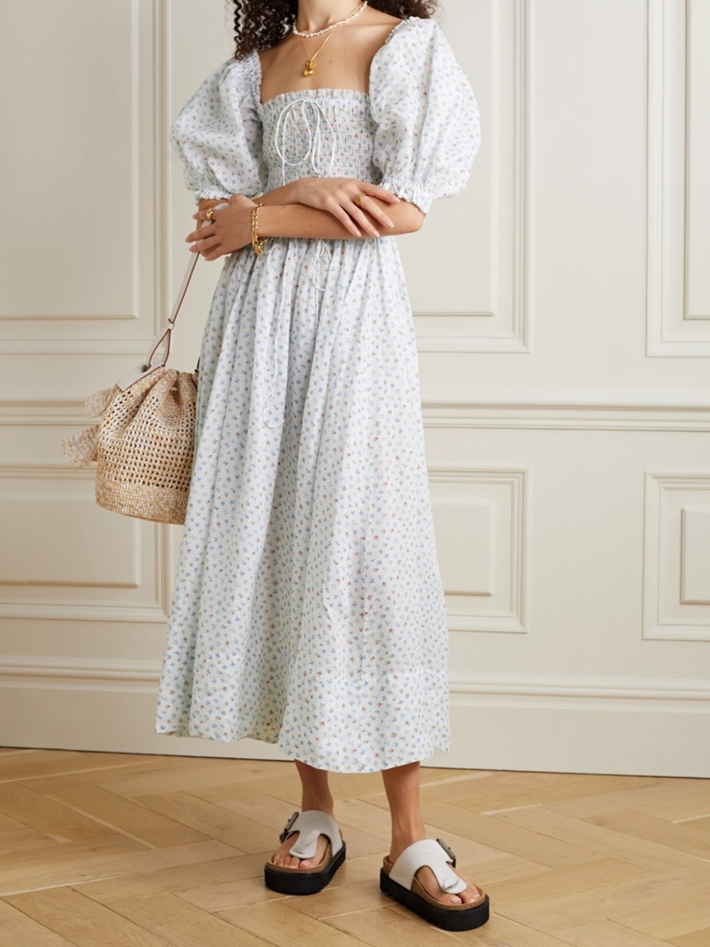 Doen Siena Dress Puff Sleeve Smocked Midi Dress in Light Floral